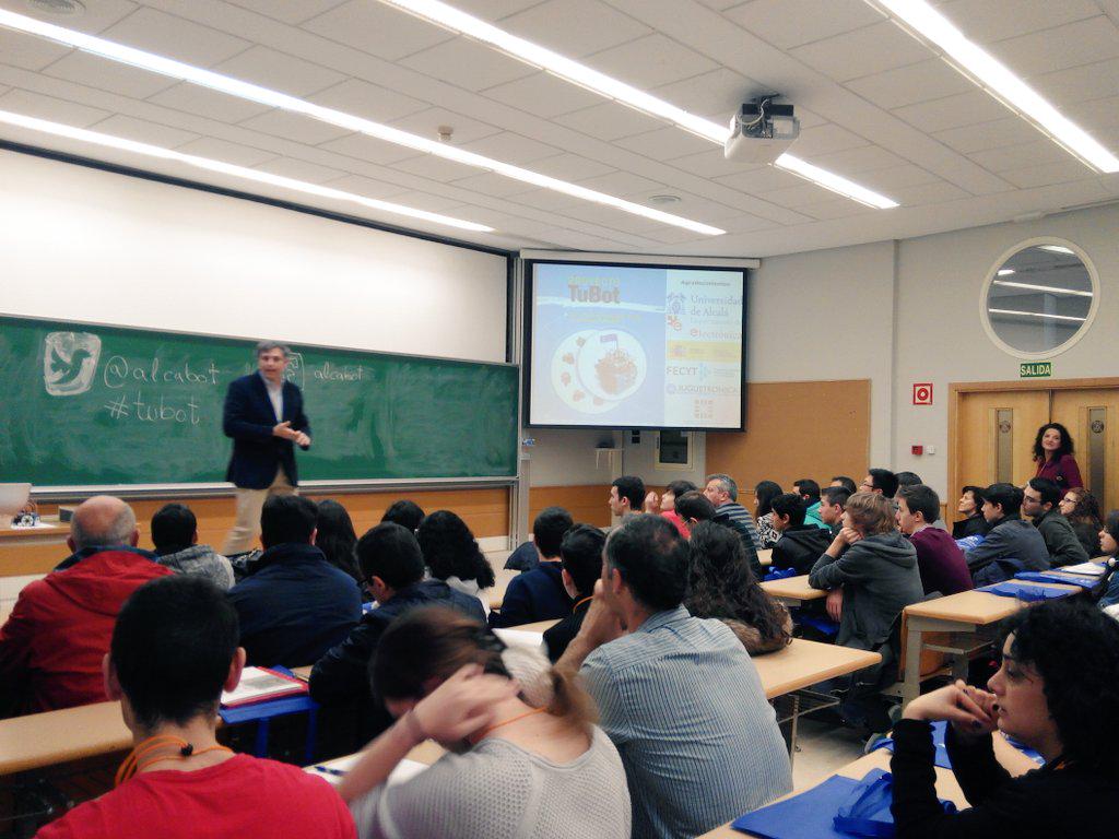 alcabot's tweet photo. Bienvenida a los primeros centros. Interés, entusiasmo y ganas de aprender. #TuBot #alcabot http://t.co/61ZF9VeBAV