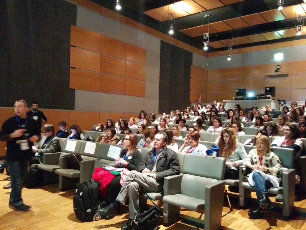 CodemotionKids's tweet image. Un&apos;ondata di girls!!! #timgirlshackathon @CodemotionIT