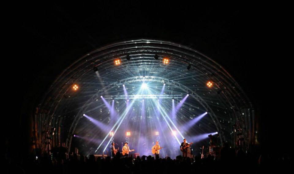 Superb lighting by Goff of <a href="/theprodco/">The Production Co.</a> on the <a href="/WineryTourNZ/">The Winery Tour</a> - looking like something outta Glastonbury or the likes!!!