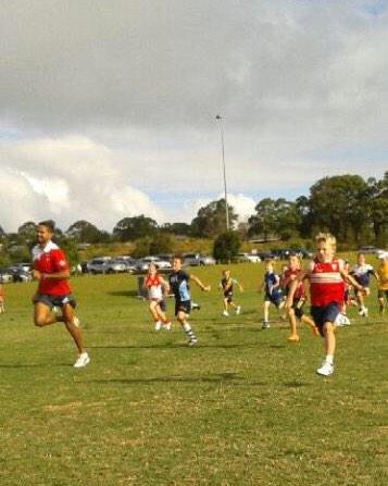 AFLNNSW's tweet photo. Wow, this young kid is quick. @Lewisjetta from @sydneyswans had to lengthen his stride to keep him at bay @aflnswact http://t.co/uzZAqX8yeP