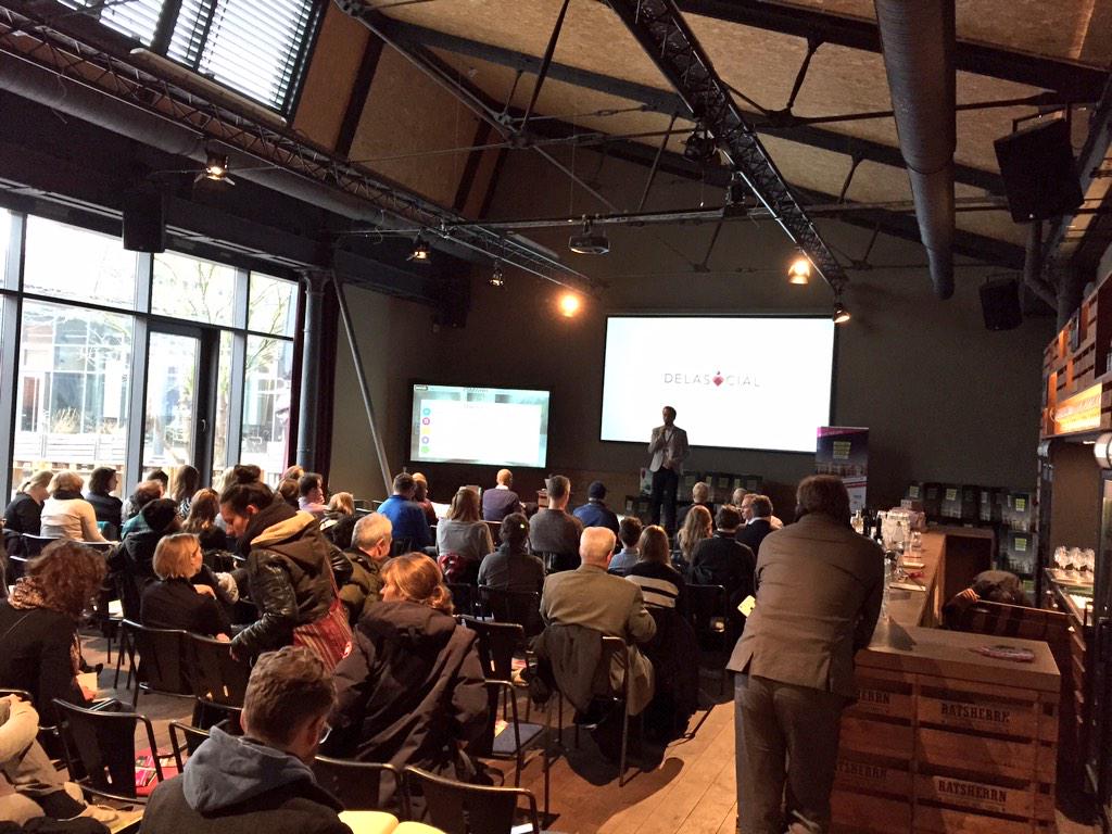 SMWhamburg's tweet photo. Es geht los! #smwhh #smwhhrelevanzmarketing in der Ratsherrn Diele ^ia http://t.co/H3EGilH8eM