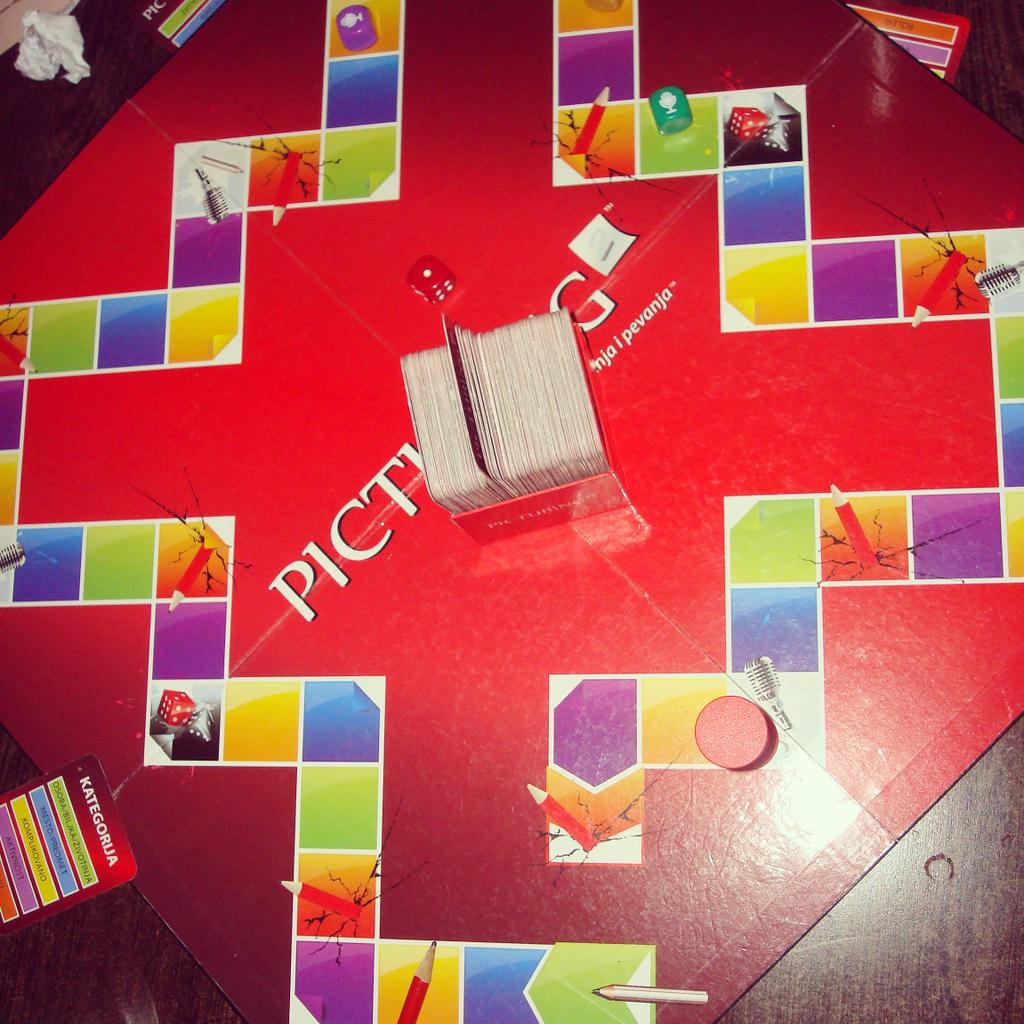 PicturingGame's tweet image. 