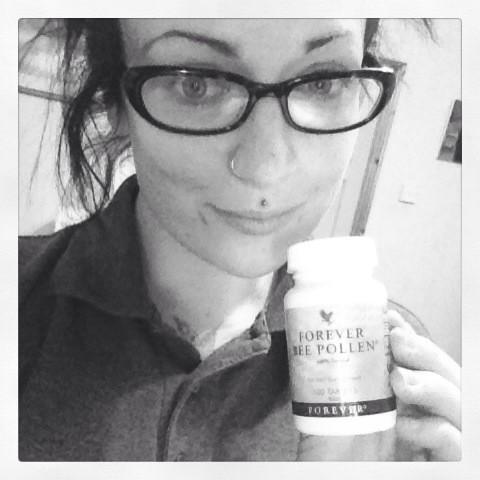 123itscherie's tweet photo. Thankyou #BeePollen for getting me through #monday I'm Literally buzzing 🐝🙈 http://t.co/iifzvkZ9NS