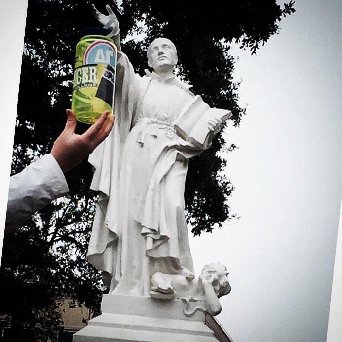 EBrenss's tweet image. Still don't have a Lenten Promise? Try giving up Styrofoam cups in the Caf #CafGoesCupless