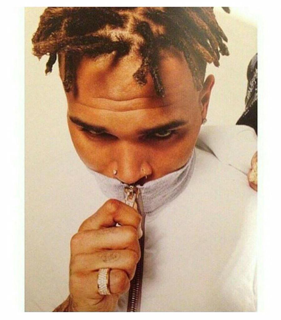 ChrisBrownation's tweet photo. #FanOfAFan2 http://t.co/F1nWffyCQL http://t.co/YHifguj9Z5