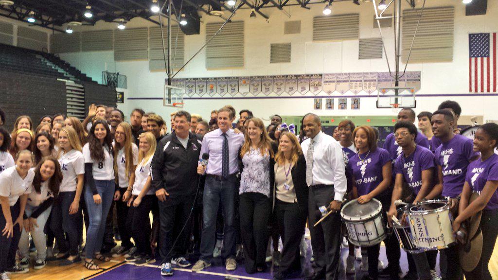 MDCPS's tweet photo. Lightning pride during #bragaboutyourschool at KROP @nbc6. Will air again at 5:30pm @MDCPSNorth http://t.co/jRHGsS9oeO