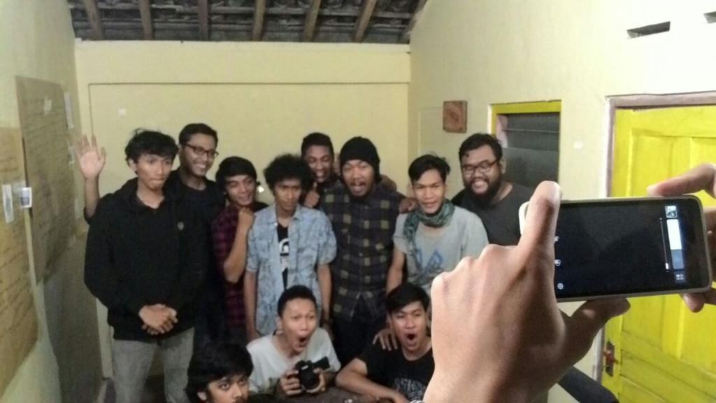 Selesai.. #JalanPulang dan Komunitas Layar Maya on project #MERUANG #LayarMaya