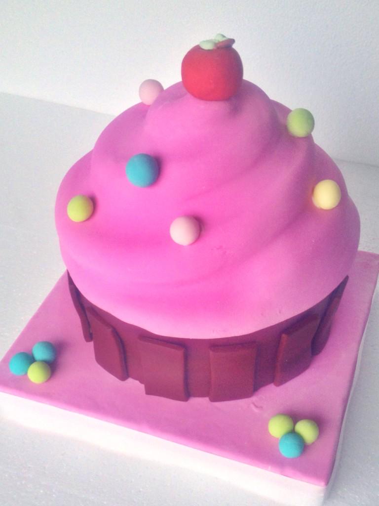 24 Reposteria On Twitter Giant Cupcake Torta Con Forma De