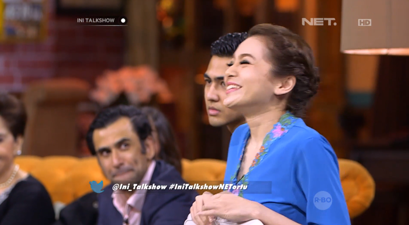 mayaseptha's tweet photo. Ciyeeeeeeeee "@netmediatama: Ciyee, Neng @mayaseptha ngegombalin Kang @newsuleprikitiw ciyeee! #IniTalkshowNETortu http://t.co/8hCJIUgeBO"