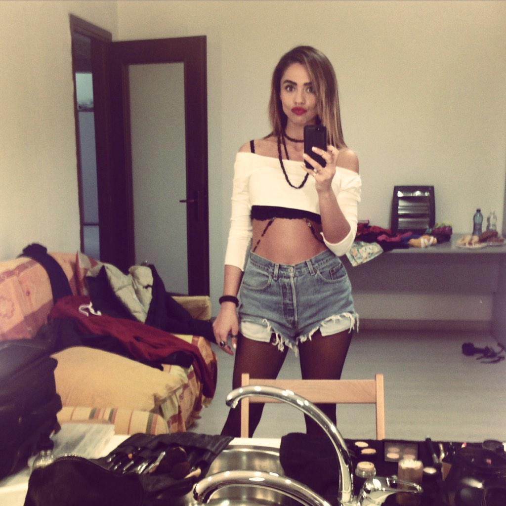 ModellaMoraes's tweet photo. #Work #Milan VideoClip #LaMusadelRap #SickMadMan #Tantarobalabel 💣🔫🔫🎶#gemitaiz #sickmadman http://t.co/HOKYGnvhEx