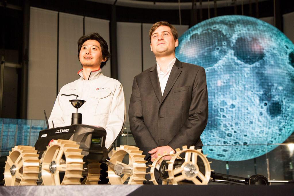 LouisJBurtz's tweet photo. And I'm a tiny part of it! RT @Team_HAKUTO &amp; @astrobotic are ready for the Moon: together! Rideshare agreement! #GLXP http://t.co/rQCRYTk5xZ