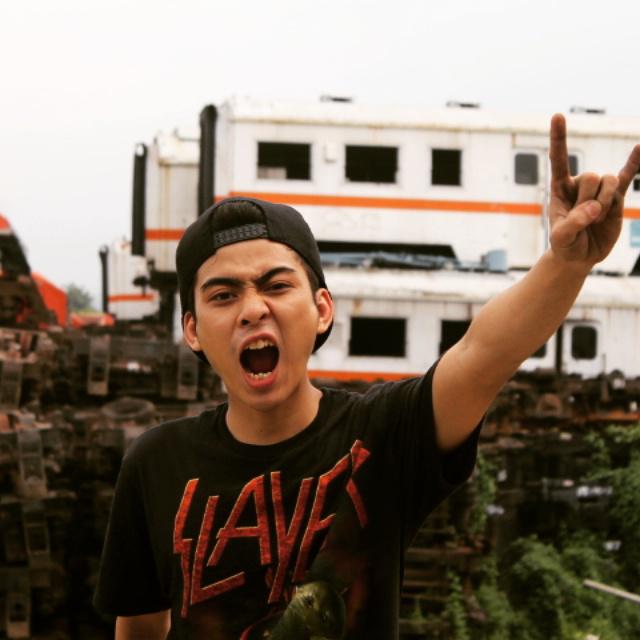 Rifandi666's tweet photo. Iiiiiiaaaaaawwww #bandungthrashzone http://t.co/PPgGQ3YlOF
