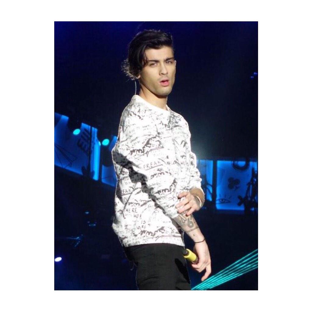 nana0723_1D's tweet photo. ということで改めて

LouisとZaynはもう日本に向かっていて、明日の朝に来日するんだとか🇯🇵✈

LAの空港でLouisとEleanorは一緒にいたみたいなんでもしかしたらEleanorも日本に来て���れるかもです💗 http://t.co/KwQxK0OBmq
