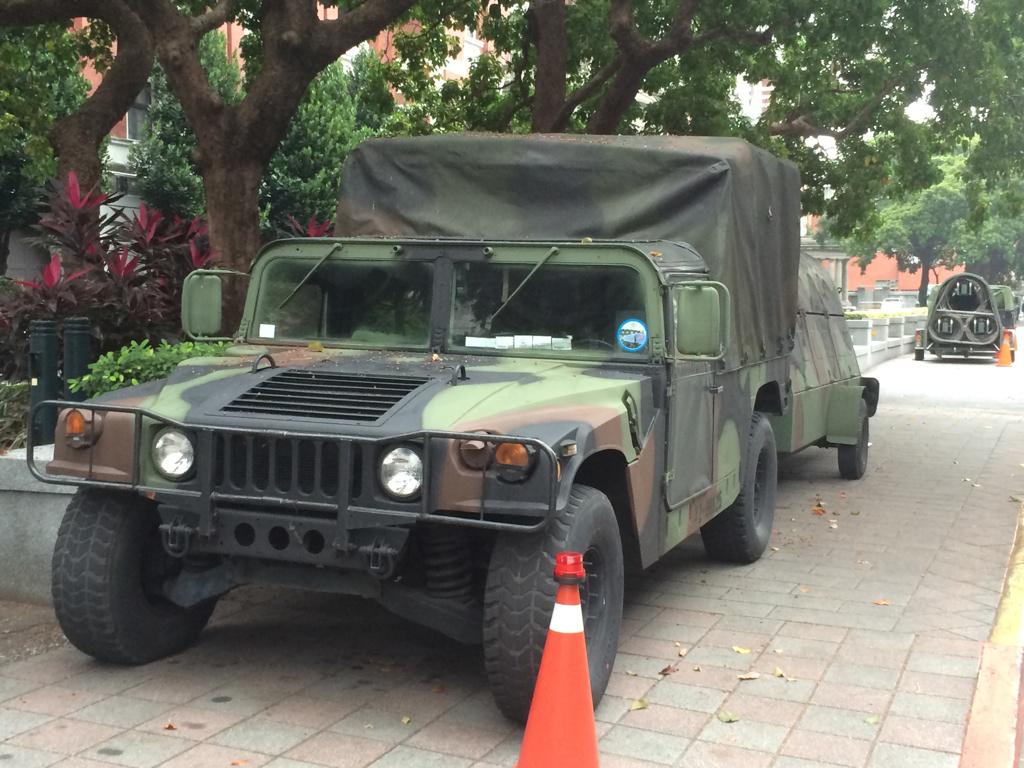 平和堂 どうやら台灣では申請 すれば軍用車の正規払い下げを受けることが出来るらしい M151にm35 そしてハンビー たいへん夢の広がるお話し Http T Co Aq9v6c5io8 平和堂 どうやら台灣では申請 すれば軍用車の正規払い下げを受けることが出来るらしい M151にm35 そしてハンビー たいへん夢の広がるお話し Http T Co Aq9v6c5io8