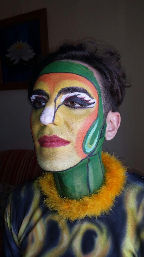 GASPARdelaSALUD's tweet photo. Y por supuesto agradecer una vez más @melisa_mgm por maquillarme para el Carnaval de San José. Todo un lujo. http://t.co/Xa89jqJmcB
