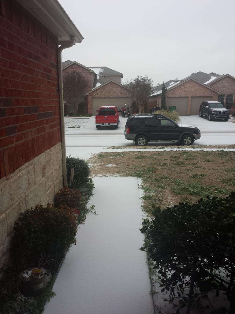 MarkTrunnell's tweet photo. @Thibodeaux38 @NBCDFWWeather no 24 in Mckinney and still sleeting lightly http://t.co/ir4M4Weqhv