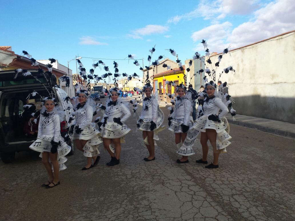 PaulaCorts98's tweet photo. Carnavaal 🎶🎉#fantasiamusical #mahora http://t.co/YR0MvHZUoV