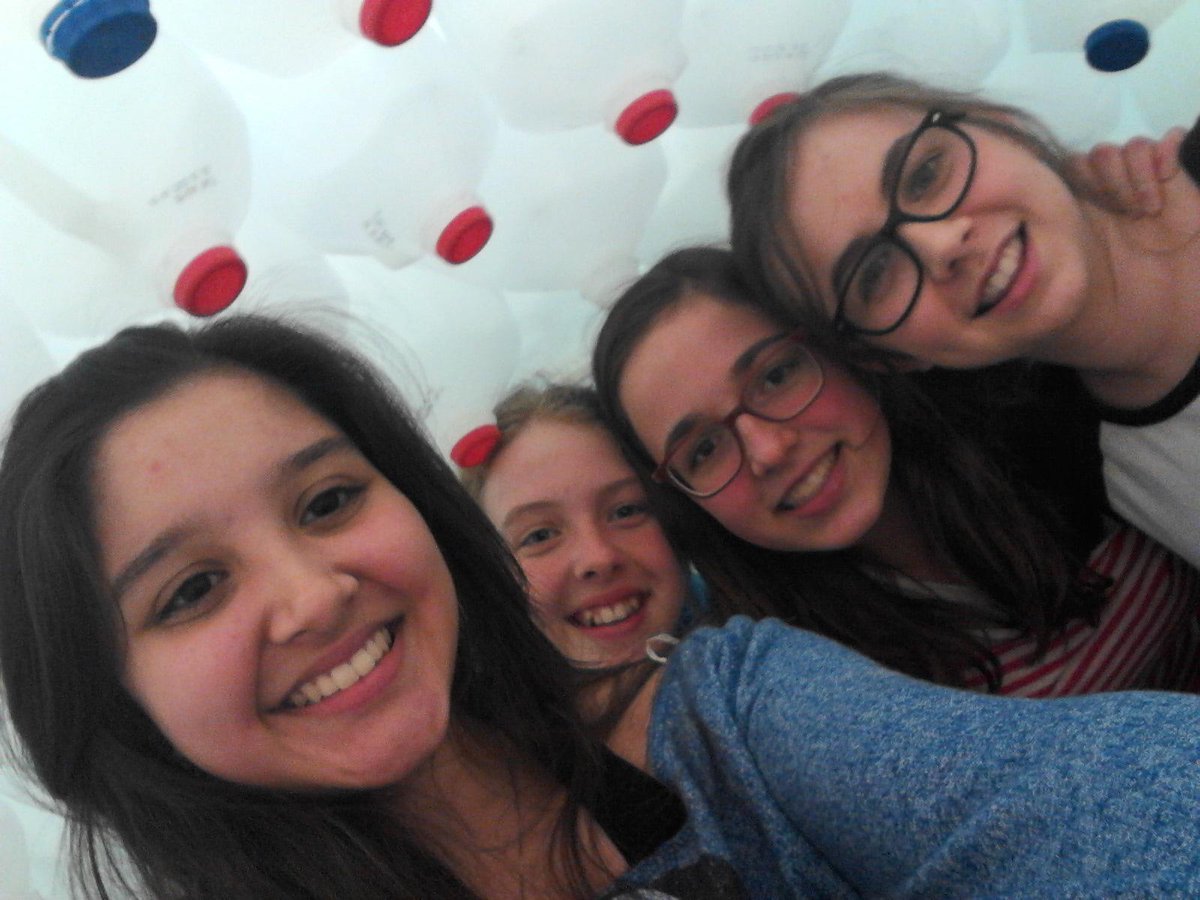 CSideAlumni's tweet image. CS Students &amp;amp; Alums catch up in the kindergarten / first grade igloo at the Invention Fair #CSideLove