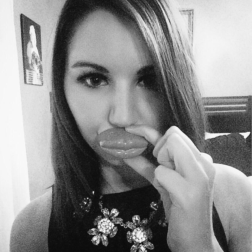 Brittanyannwise's tweet photo. @josarahshepherd Can I enter through Twitter?! I already posted my picture in color on IG #liptiful #BestKeptSecret http://t.co/HNzQgaLNYU