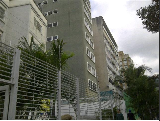 RunRunesWeb's tweet photo. Copei denuncia toma por la fuerza de sus 12 sedes a nivel nacional - http://t.co/I7hlw9iKf8 http://t.co/qnTYvGHeJH