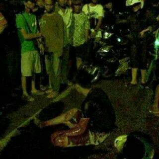 junijuneta's tweet photo. Wkwk tu fto di daerh lain keles,#HOAX @RiansAditya: @TMCPoldaMetro : Korban Begal 22.40 jl.alur laut  STM CIKINI . http://t.co/28ojWG052d