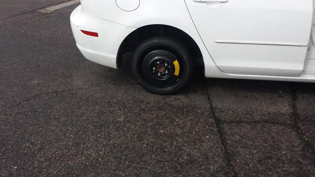 jasonvolentine's tweet image. Tire changed in 15 min flat (pun intended) #NoPowerTools... does @DanicaPatrick need any help?!