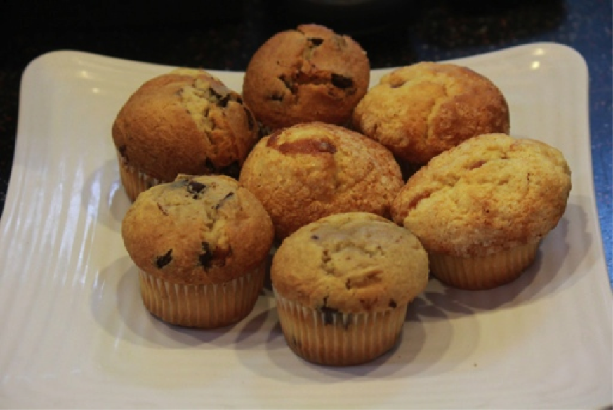 ¿Cómo te comerías estos deliciosos y esponjosos muffins con chispitas de chocolate?