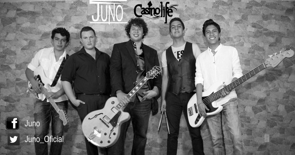 Juno_Oficial's tweet photo. Juno 6 de marzo live @ casino life http://t.co/1IpN39sIP3