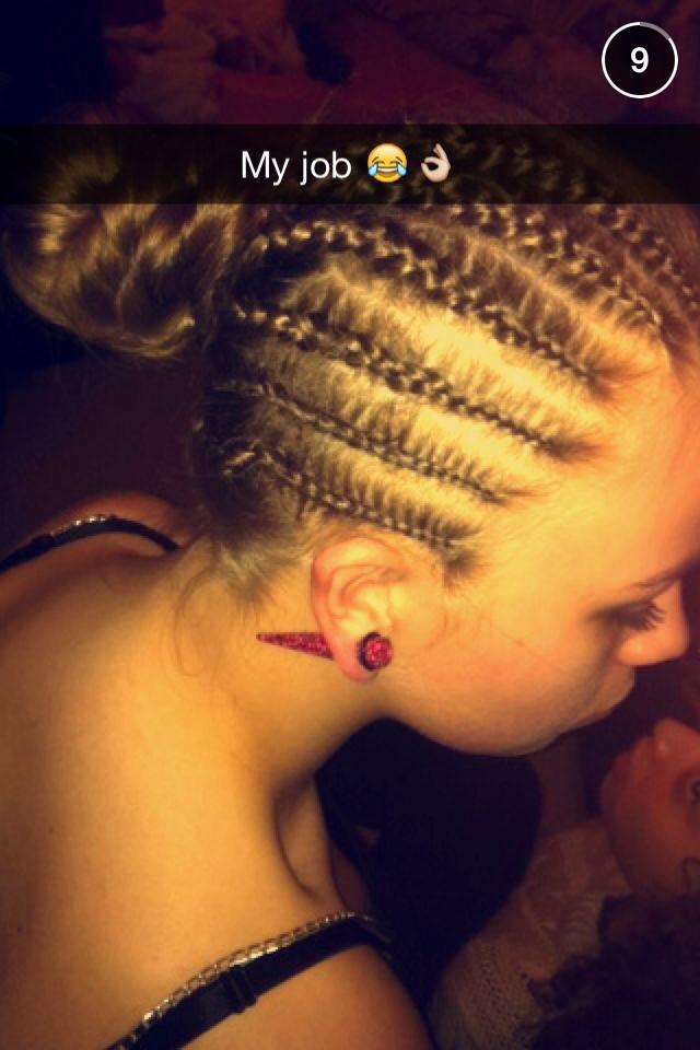 kikiselfe's tweet photo. Half done but still new hair 😍😘☺️ http://t.co/OuSoXFabZl