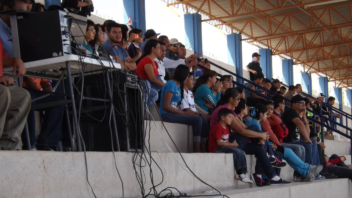 Heroescaborca's tweet photo. gracias afición por estar presente con nuestro equipo 
#siempreconfeyesperanza
#este2015vamosxtodo http://t.co/S0cCHIh0nJ