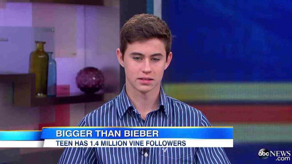 lorrcomenta's tweet image. "Palavras não podem falar o quanto eu estou orgulhosa por ele #askmagcult http://t.co/RwDnoOsiRU" ta doendo muito