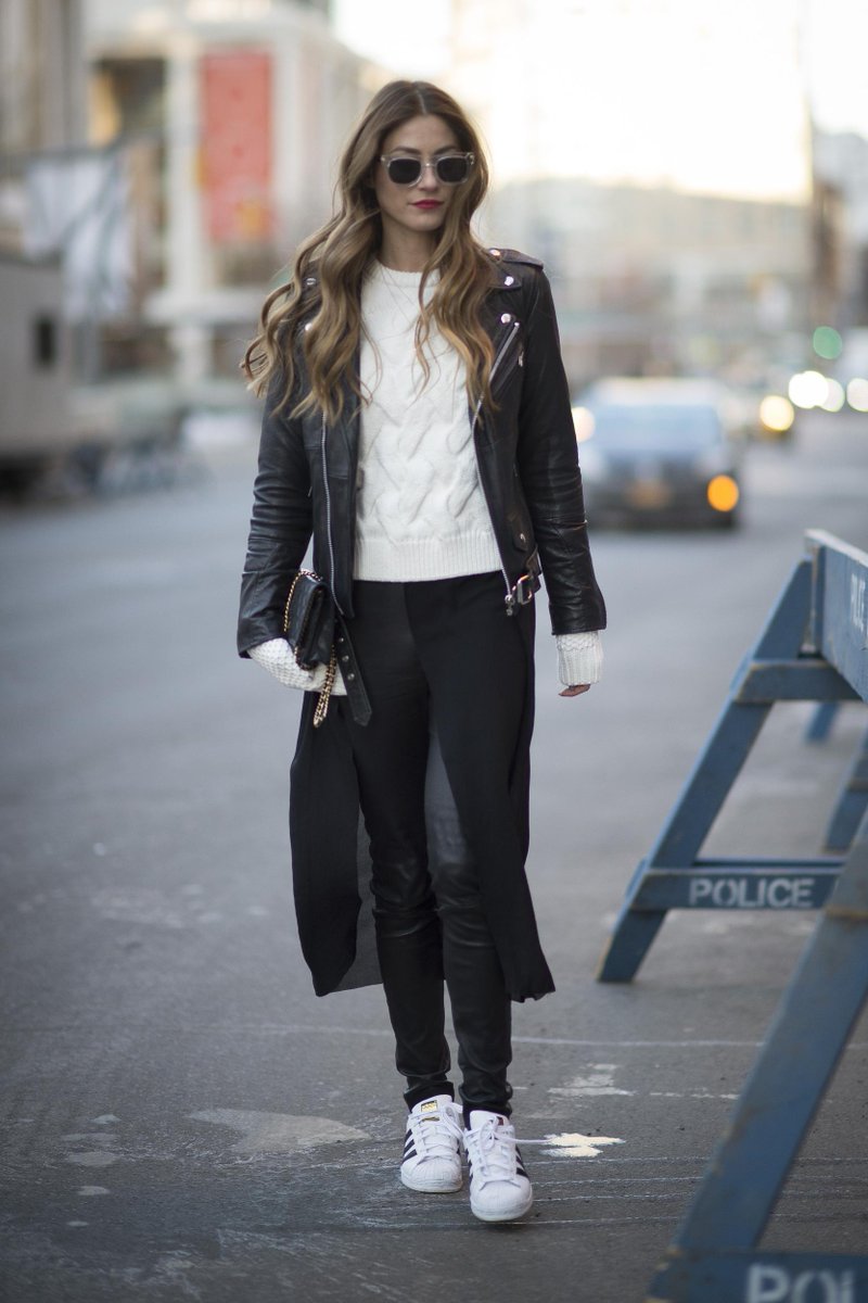 InTheKnow's tweet photo. The best street style from New York Fashion Week: http://t.co/yVhmcGbWAJ http://t.co/YWTRvoapv9