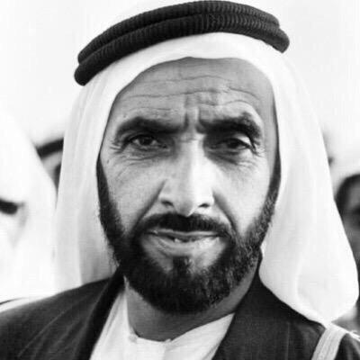 2__December's tweet image. زايد على كل العرب بالوفا زاد 💖

#الله_يرحمه http://t.co/JNUPLjU48D"