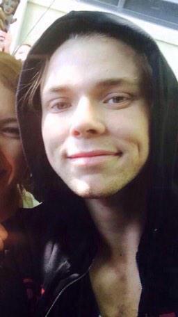 hello!! im ashton!! im new here, but not new fl. can i get a rt?