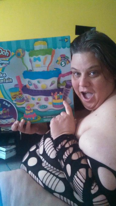 OMG! @ToxicSirenBBW Has the "Penis" Cake Mountain PlayDoh set! I want one! http://t.co/Swn9UALuFs<a class="tags" target="_blank" title="On Twitter" href="/?out=eyJ0eXAiOiJKV1QiLCJhbGciOiJIUzUxMiJ9.eyJpYXQiOjE3MjI0MTg4NjcsImlzcyI6InR3cG9ybnN0YXJzLmNvbSIsIm5iZiI6MTcyMjQxODg2NywiZXhwIjoxNzUzOTU0ODY3LCJyZWRpcmVjdF91cmwiOiJodHRwczovL3R3aXR0ZXIuY29tL1RveGljU2lyZW5CQlcifQ.zc58F2PpKToPabu2WHY_tCmc2nUWXZDglpfxIKxehBdGQUUeMn_5kXPRZNMx2lXBlGaxOI2D0GV3r6PCLK8aLA">@ToxicSirenBBW</a><a href="/tag/voyeur"class="tags"><span>#voyeur</span></a>