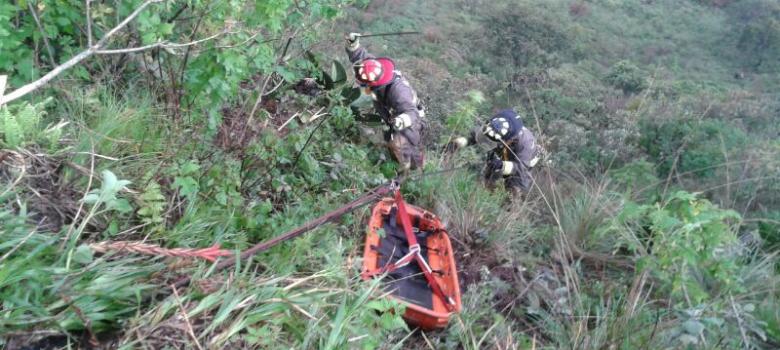1aplanamx's tweet photo. Encuentran cadáver de un hombre en el fondo de un barranco http://t.co/OsT6ntH2Ma #Michoacán http://t.co/KJ4pG8hSHz