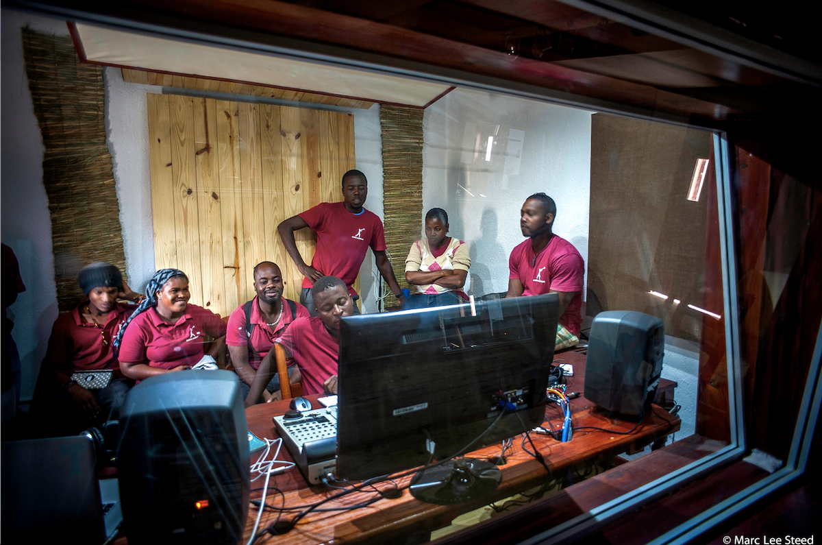 edikeayiti's tweet photo. Hey #NYC! Come celebrate Haiti's creative talent and more at #HaitiOptimisteNYC 2/26! Tix: http://t.co/0zxRMcH1Vh http://t.co/HeG6HTQ8Ph