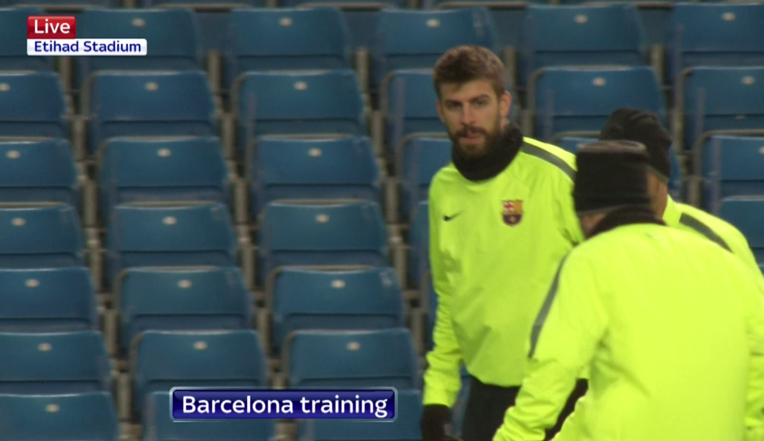 SkySportsNews's tweet photo. Barcelona are training at the Etihad Stadium right now. Live coverage on #SSNHQ http://t.co/J6DjEx9a9X