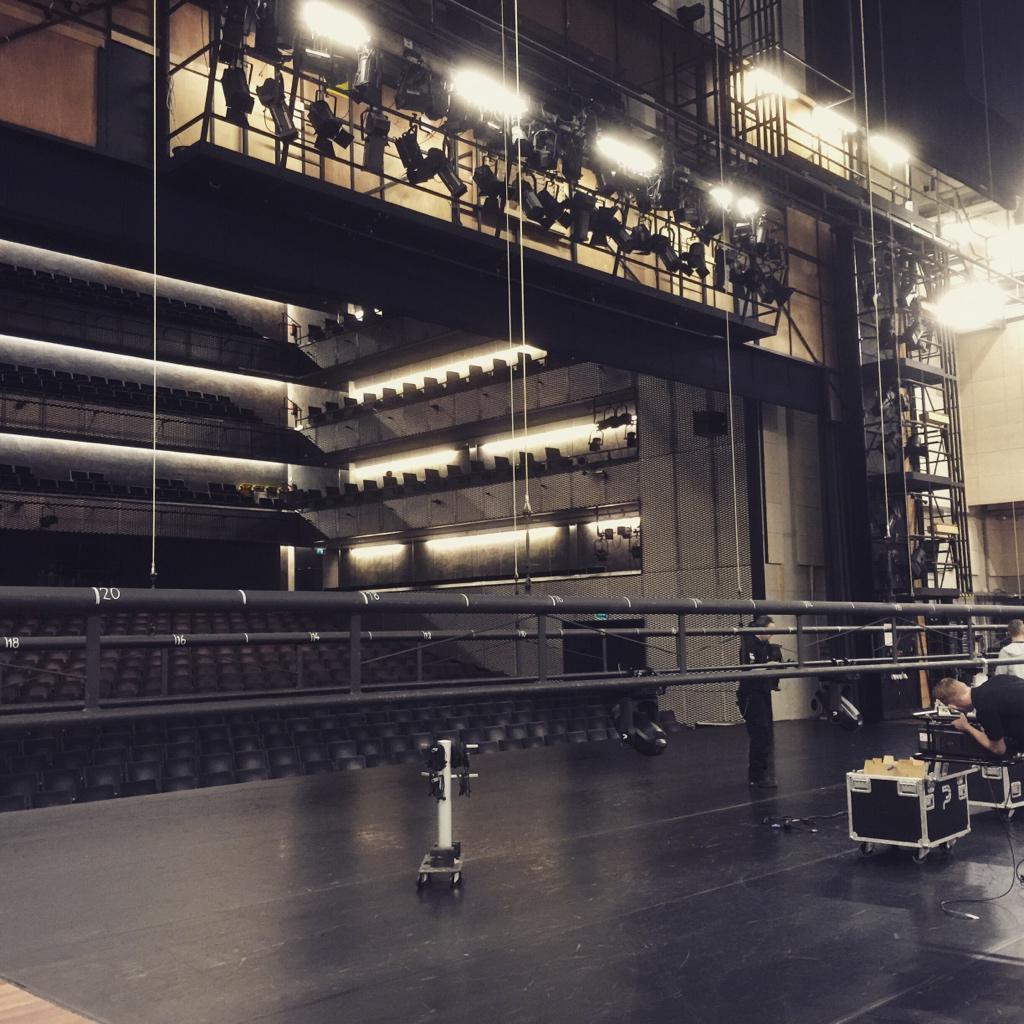 girlysugar620's tweet photo. Pre-production Theatre Tour Within Temptation! #wtlive #theatretour #tourlife http://t.co/aPsdV5HeD9