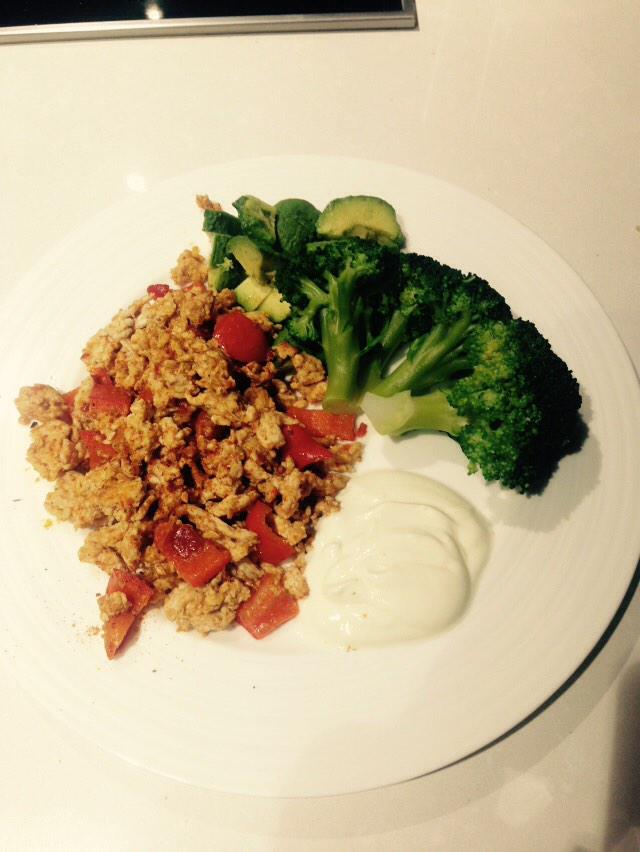 gettinglean15's tweet image. Day1/90 &amp;amp; if dinners are like this im gona find it a lot easier than what I thght #cajunmince so yummy @thebodycoach