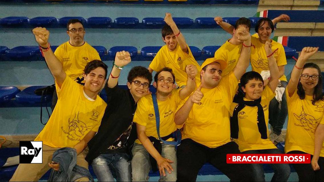 CryeLuca's tweet photo. Scene da BraccialettiLive - Scarica l'App e Vinci il Set della 3a Serie! @BraccialettiRos http://t.co/2XpxHqGy4J