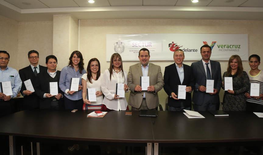 VeracruzTurismo's tweet photo. Desde hoy, #SECTURVer cuenta con un Código de Conducta que permite eficientar y humanizar el servicio público. http://t.co/AOklgt4YQo