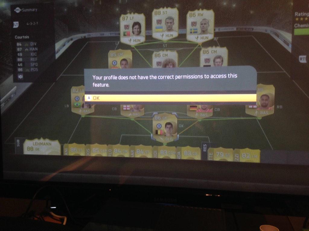FUTextra's tweet photo. What does this mean? It happened earlier then stopped and it's back and I can't play? @EASPORTSFIFA @EA http://t.co/dMaynaqNkA