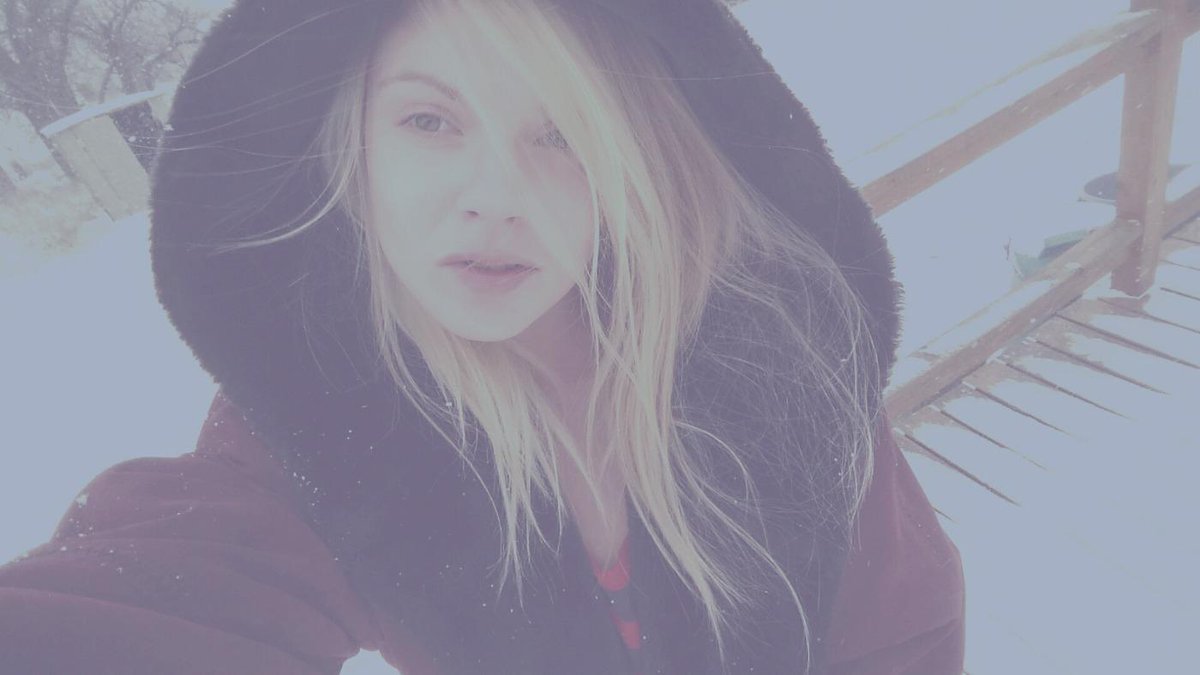 Devinee__'s tweet photo. I Fucking hate the snow. http://t.co/9SyPIMGqcf