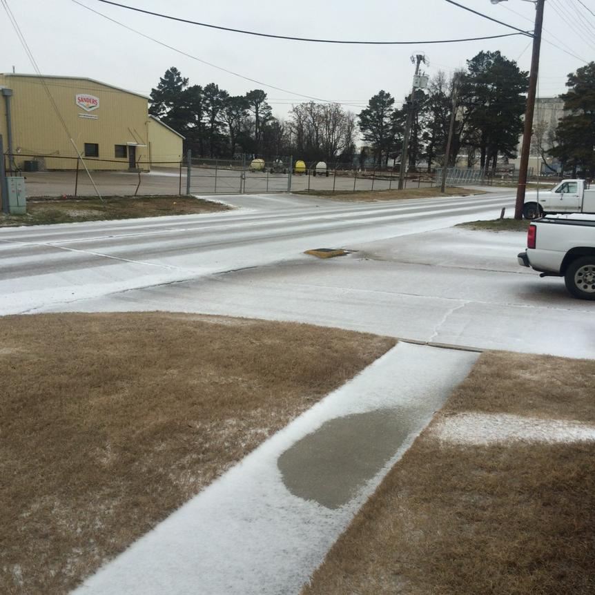 IIISledge's tweet image. All sleet in Cleveland, MS! @JimCantore #theweatherchannel