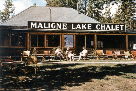 TourismJasper's tweet photo. Another reason to visit #MyJasper this summer: The @Maligne_Lake Chalet is now a Nat'l Historic Site! http://t.co/TwvS8Vmm3N