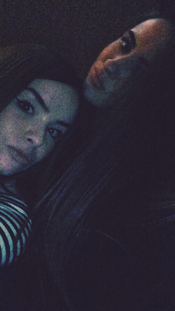 Hannahdurcan's tweet photo. 👭💜 @SianMcGerty http://t.co/1SV30Kbn8O
