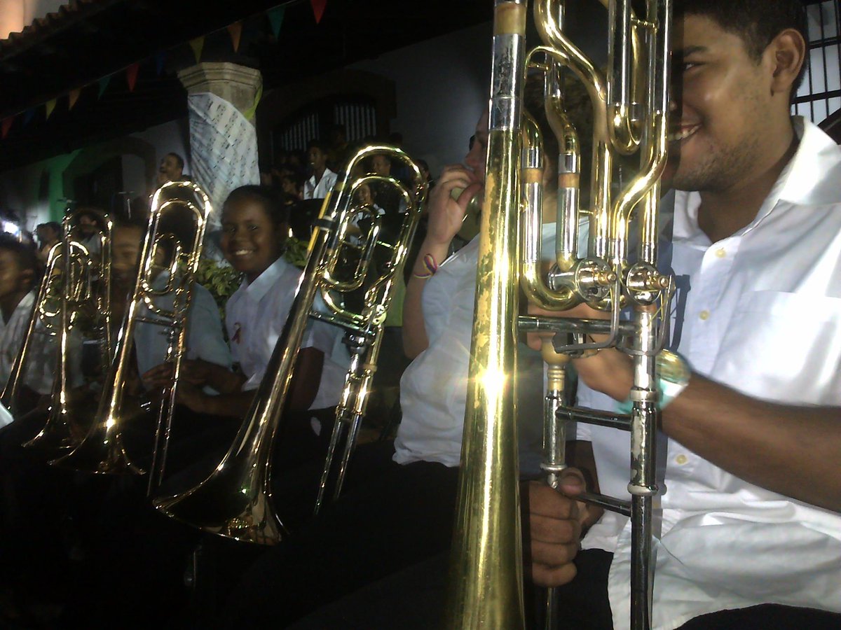 nelcilonga1981's tweet photo. @elsistema @elsistemavargas @FundamusicalR #ElSistemaCumple40 #ElSistema  @elsistema @OrqSinfLaGuaira febrero http://t.co/su5euXpE8y