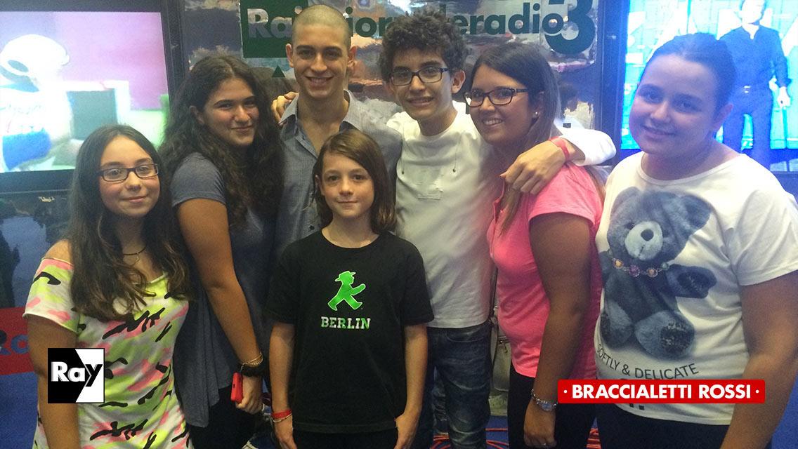 CryeLuca's tweet photo. I BR alla Fiera del Levante - Scarica l'App e Vinci il Set della 3a Serie! @BraccialettiRos http://t.co/vDZEVxmcPU