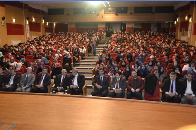 VakfB's tweet photo. Ensar vakfı B.evler"Hikmet söyleşileri"@osmandevelioglu @iscedilberoglu @hakader1 @f_kiyiklik @SelimTemurci @turgev http://t.co/OXWA4qZaqg